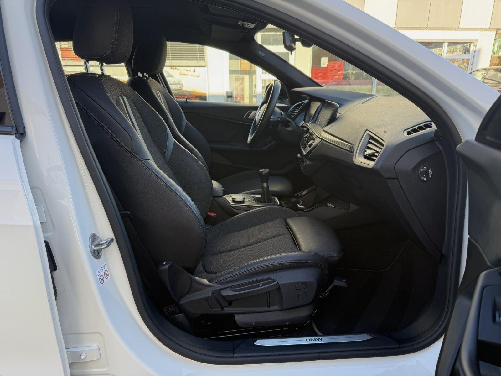 BMW 118 Sport Line LED ActiveGuard+ Navi PDC DAB