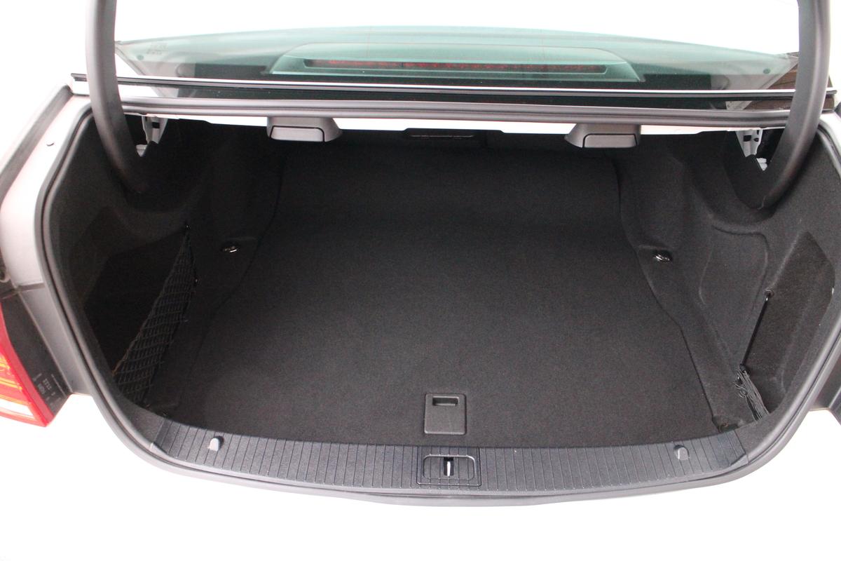 Mercedes-Benz E 200 CGI Avantgarde *Navi*Bluetooth*Automatik