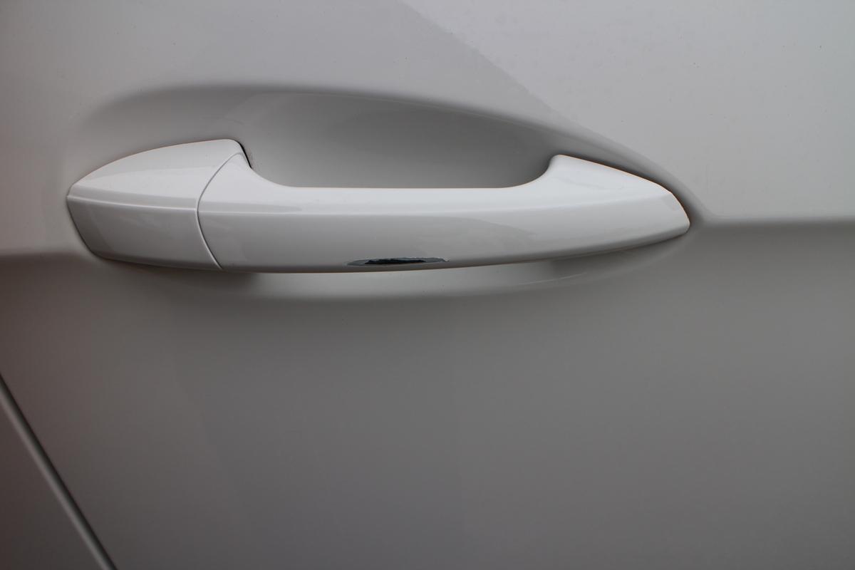 Mercedes-Benz E 200 CGI Avantgarde *Navi*Bluetooth*Automatik