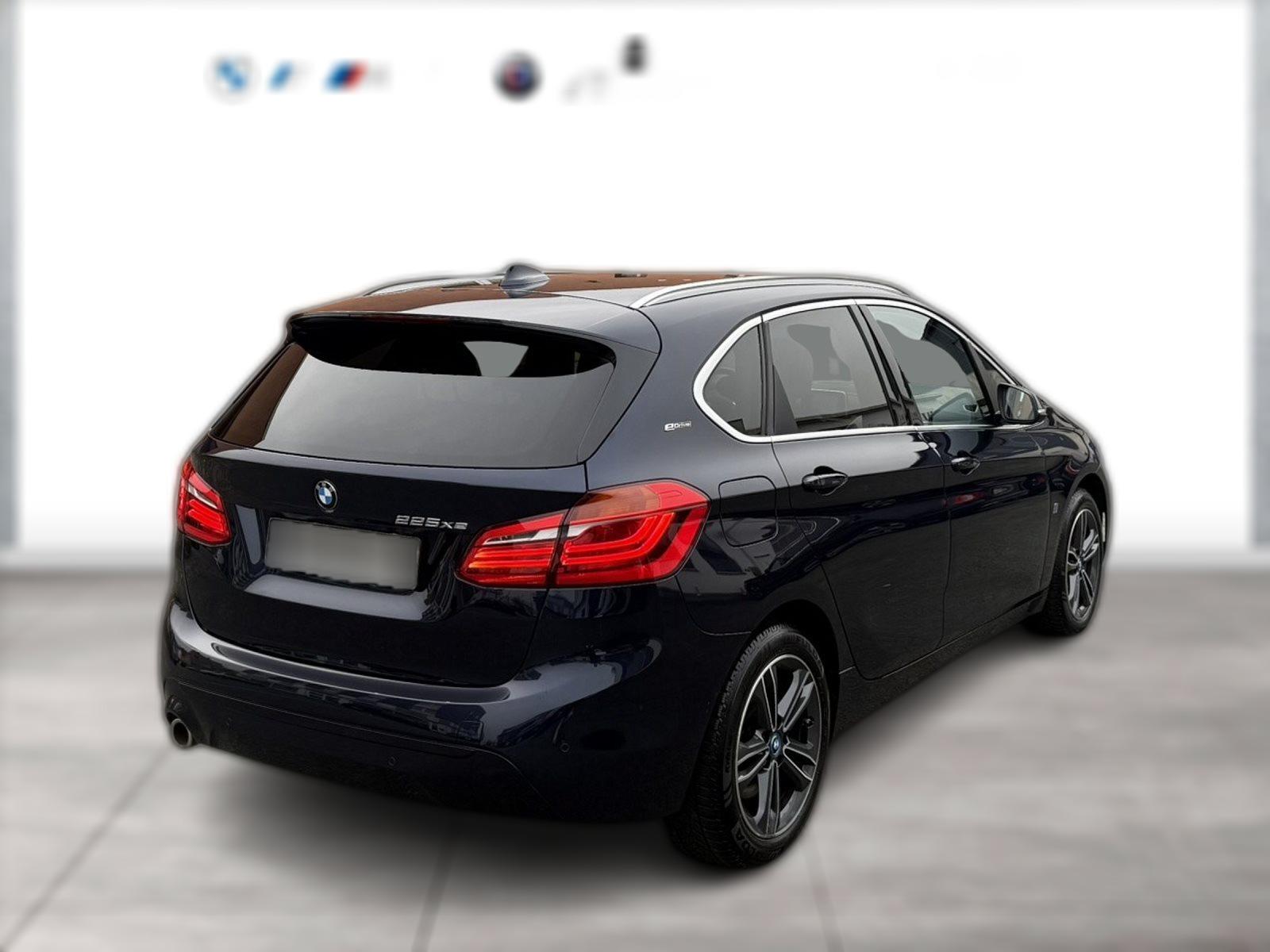 BMW 225 225xe Sport Line LED Navi PDC HiFi