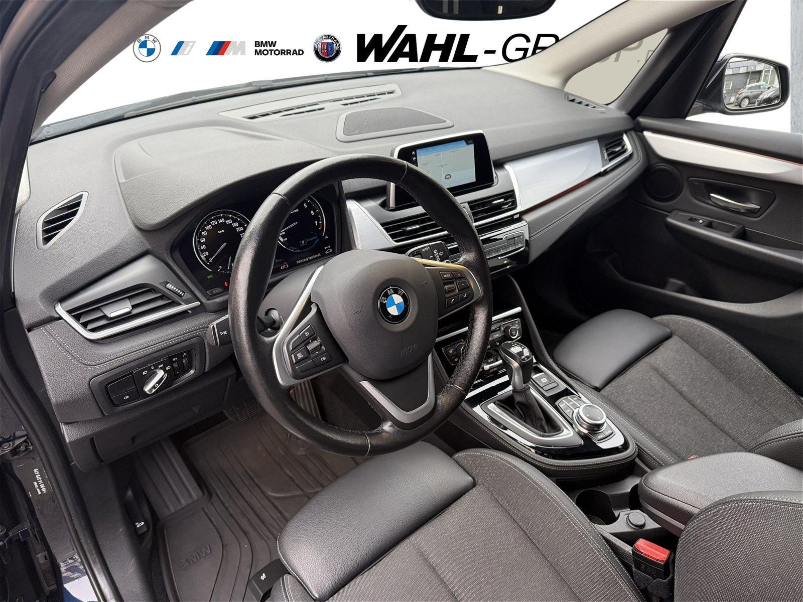 BMW 225 225xe Sport Line LED Navi PDC HiFi