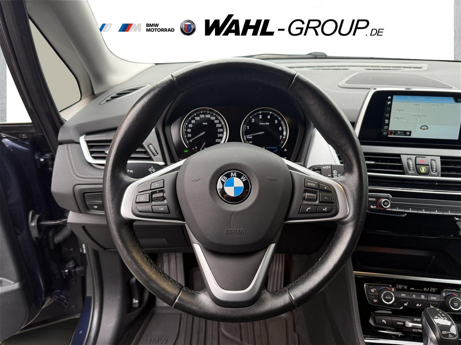 BMW 225 225xe Sport Line LED Navi PDC HiFi