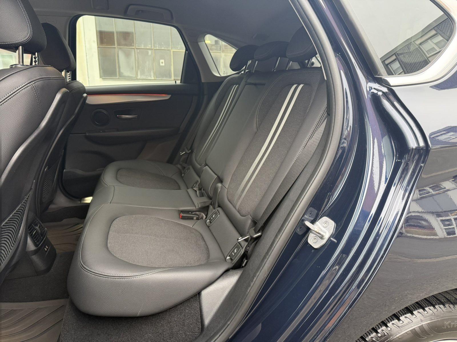 BMW 225 225xe Sport Line LED Navi PDC HiFi