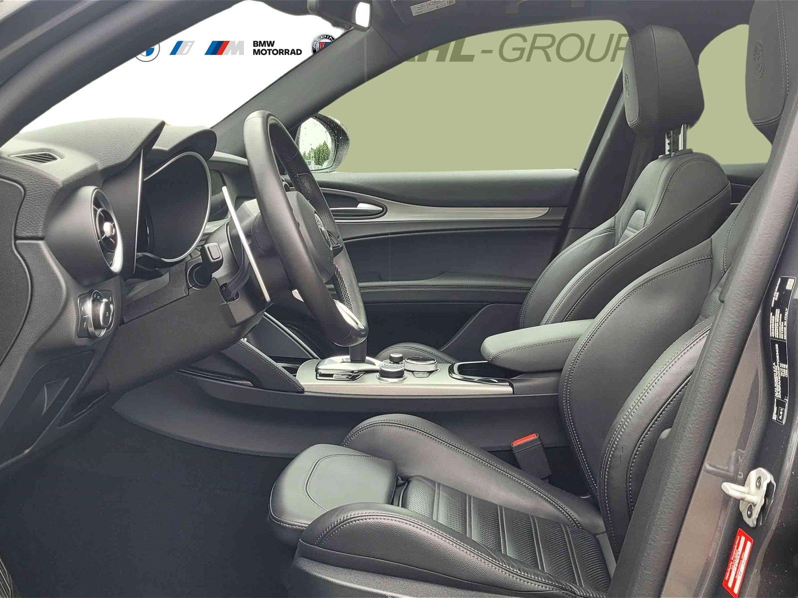 Alfa Romeo Stelvio 2.2 JTDM VELOCE Q4 LEDER NAVI AHK PANO LED