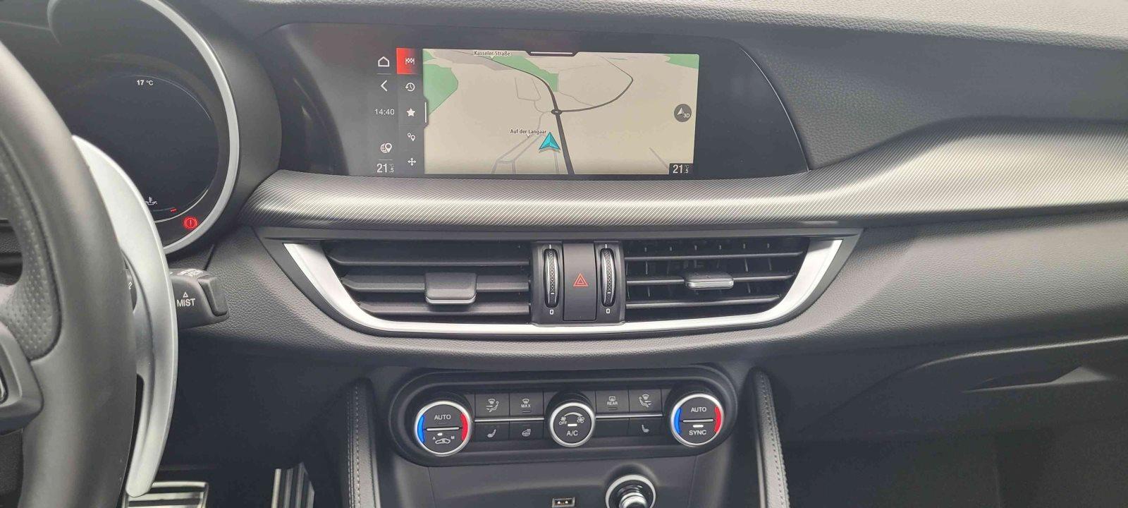 Alfa Romeo Stelvio 2.2 JTDM VELOCE Q4 LEDER NAVI AHK PANO LED