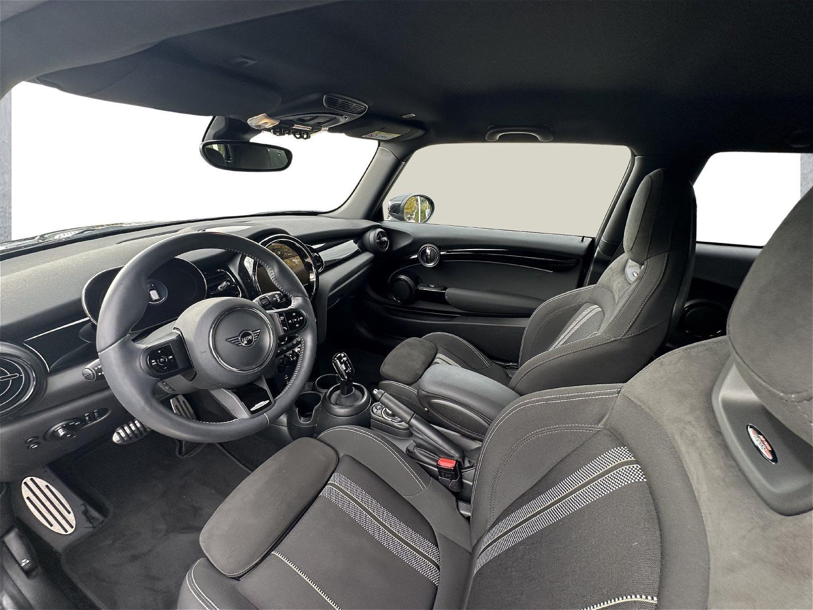 MINI Cooper 3-TÜRER JCW TRIM DKG JCW AERO-KIT NAVI LED RFK KOMFORTZG DAB