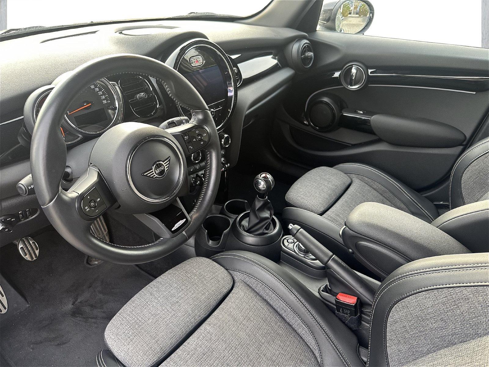 MINI Cooper S 5-TÜRER JCW AERO-KIT NAVI LED GRA DAB PARKASSIST