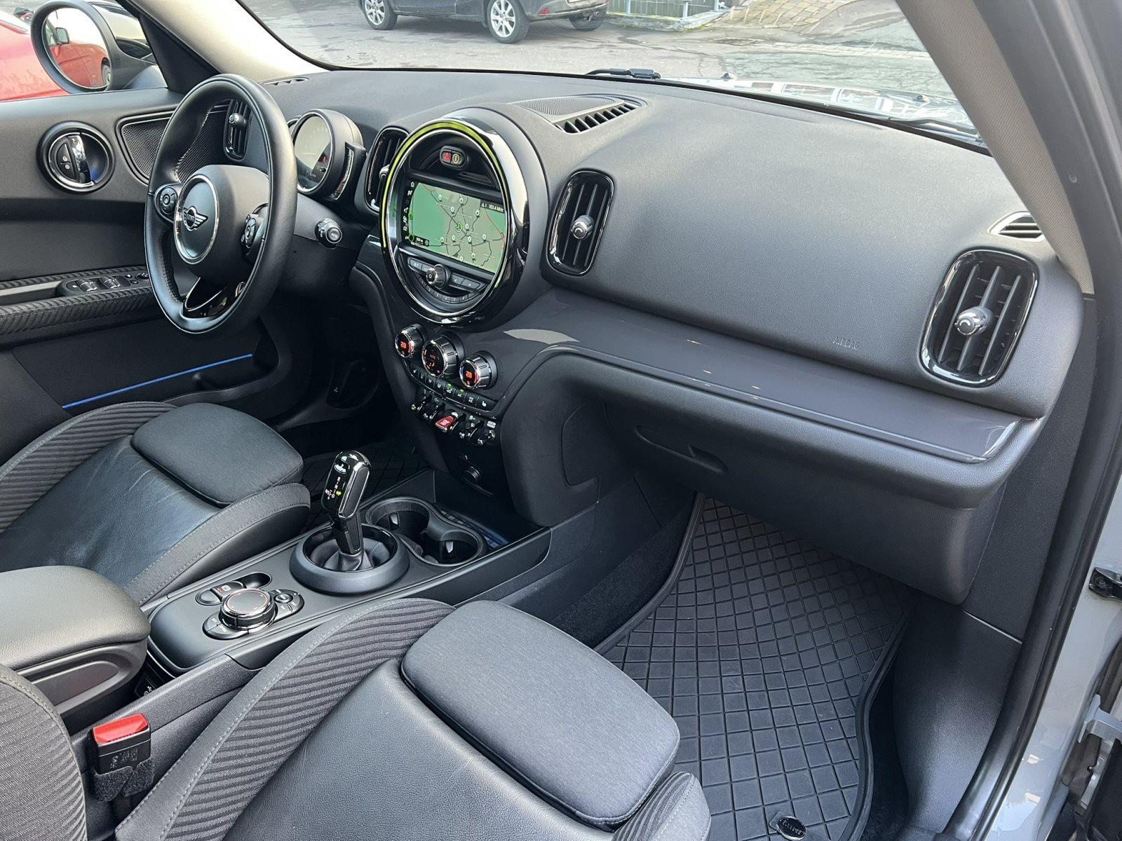 MINI Cooper D ALL4 Chili LED Navi Sport