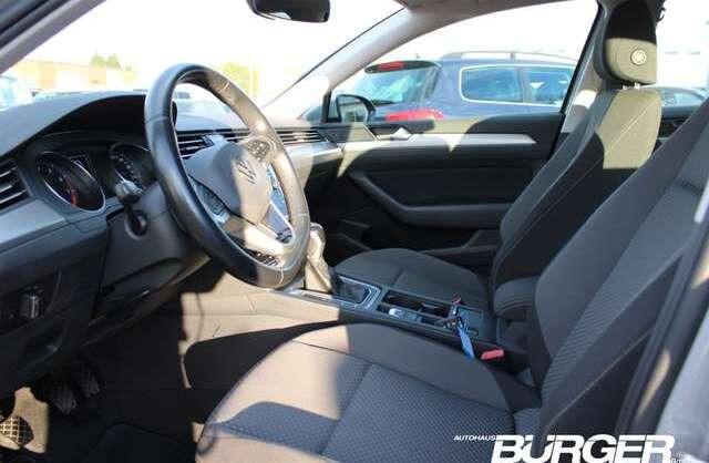 Volkswagen Passat Limosine Navi LED Klimaautom. DAB SHZ Spurhalteass