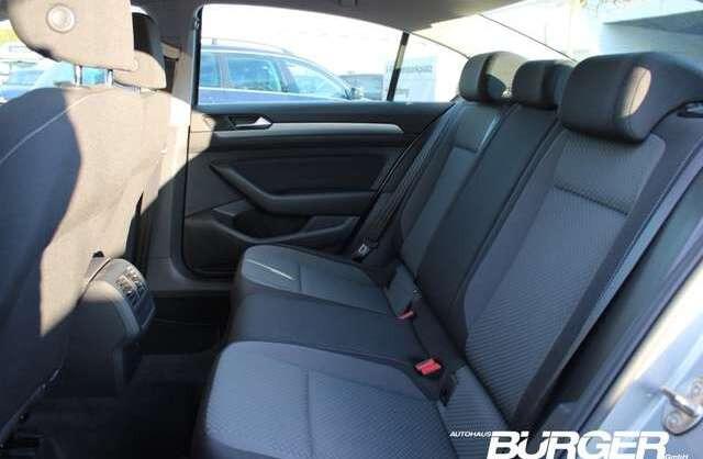 Volkswagen Passat Limosine Navi LED Klimaautom. DAB SHZ Spurhalteass
