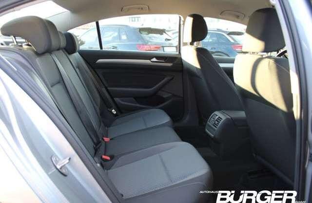 Volkswagen Passat Limosine Navi LED Klimaautom. DAB SHZ Spurhalteass