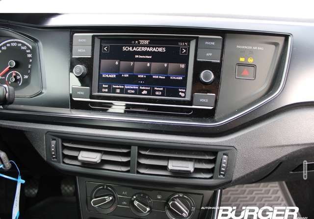 Volkswagen Polo VI Temp PDC v+h Apple CarPlay Android Auto DAB Not
