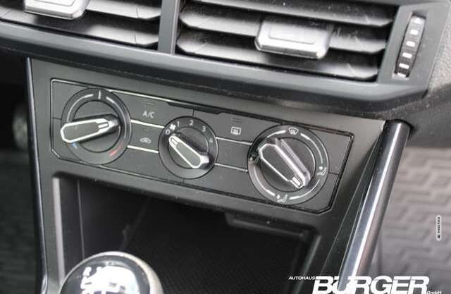 Volkswagen Polo VI Temp PDC v+h Apple CarPlay Android Auto DAB Not