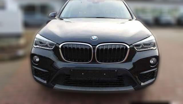 BMW X1 xDrive 20 d Advantage HUD AHK Navi LED El. Heckkla