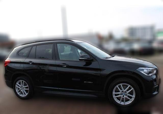 BMW X1 xDrive 20 d Advantage HUD AHK Navi LED El. Heckkla