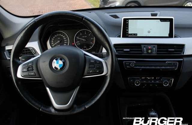 BMW X1 xDrive 20 d Advantage HUD AHK Navi LED El. Heckkla