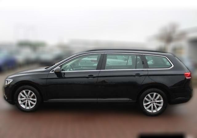 Volkswagen Passat Variant Comfortline Navi AHK SitzHZG PDC v+h Massa