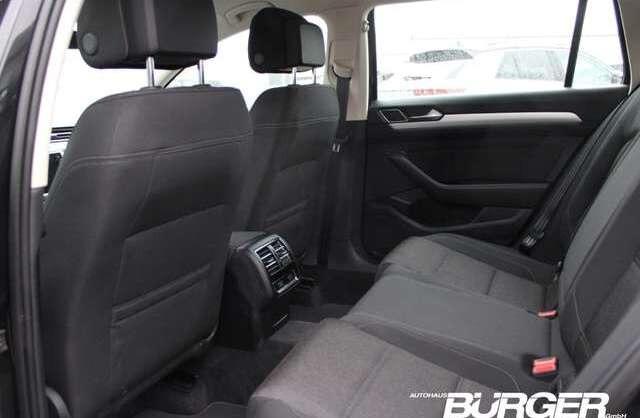 Volkswagen Passat Variant Comfortline Navi AHK SitzHZG PDC v+h Massa