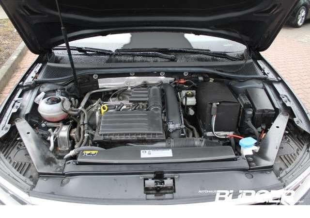 Volkswagen Passat Variant Comfortline Navi AHK SitzHZG PDC v+h Massa