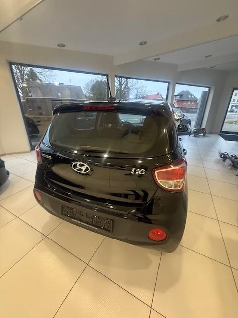 Hyundai i10 1.0 Basis 
