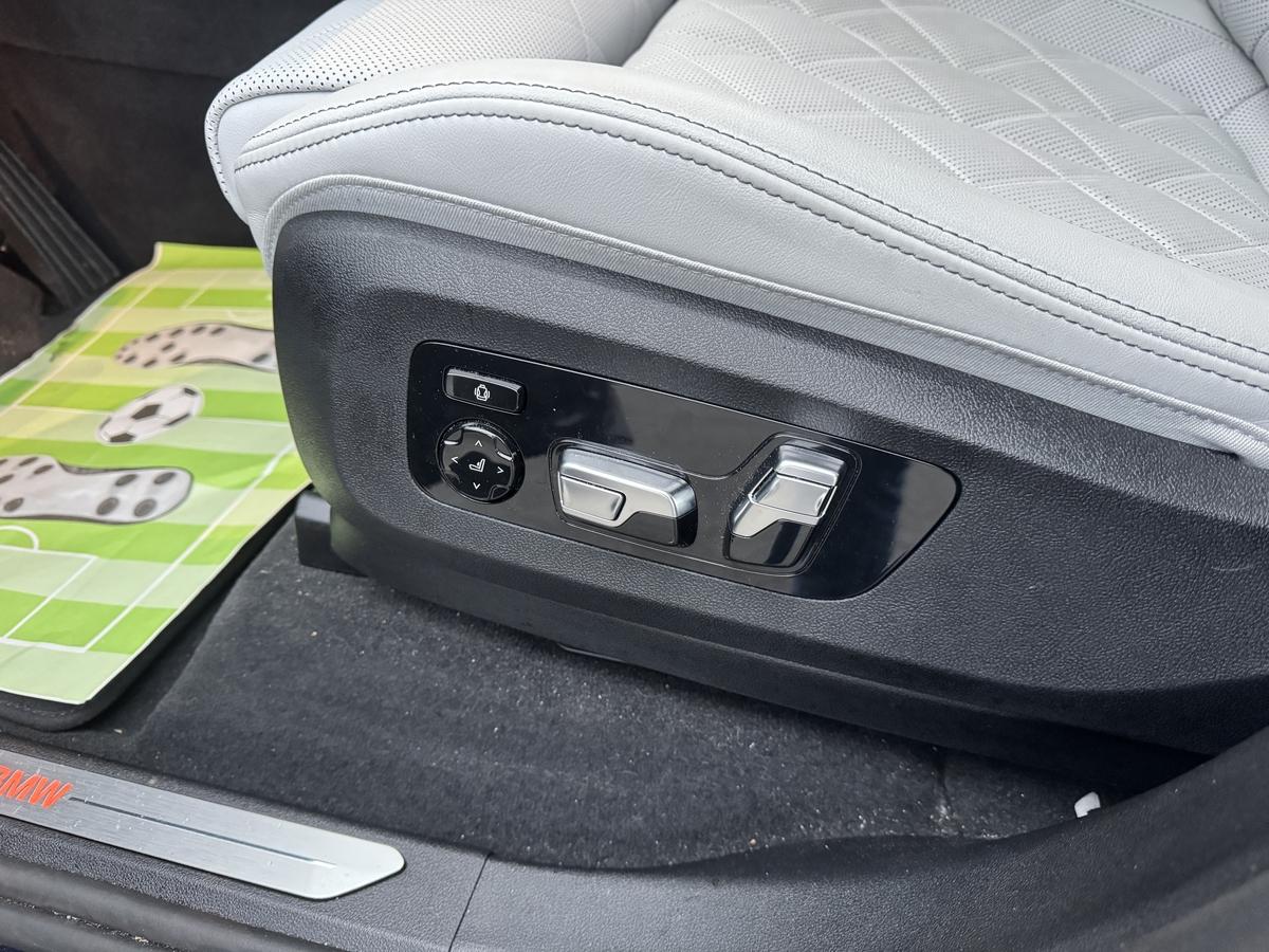 BMW X5  xDrive 30d+M-Sport+SkyLounge+LED+Leder