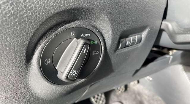 Skoda Fabia Combi Ambition 1.0 Navi PDC SitzHZG CarPlay 8-Fach