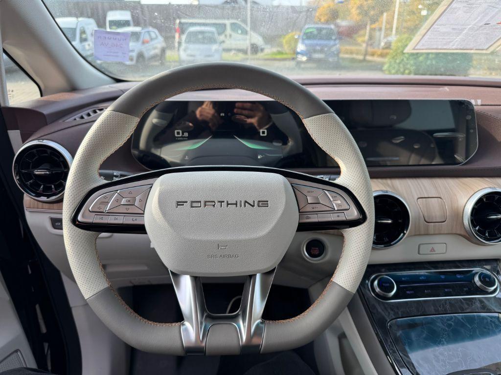 DFSK Forthing 5 DFM Forthing 4