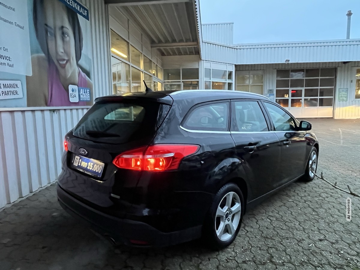 Ford Focus 1,5 ECOBOOST AUTOM*BUSINESS NAVI*PDC*PARK-ASS*KLIMAAUT