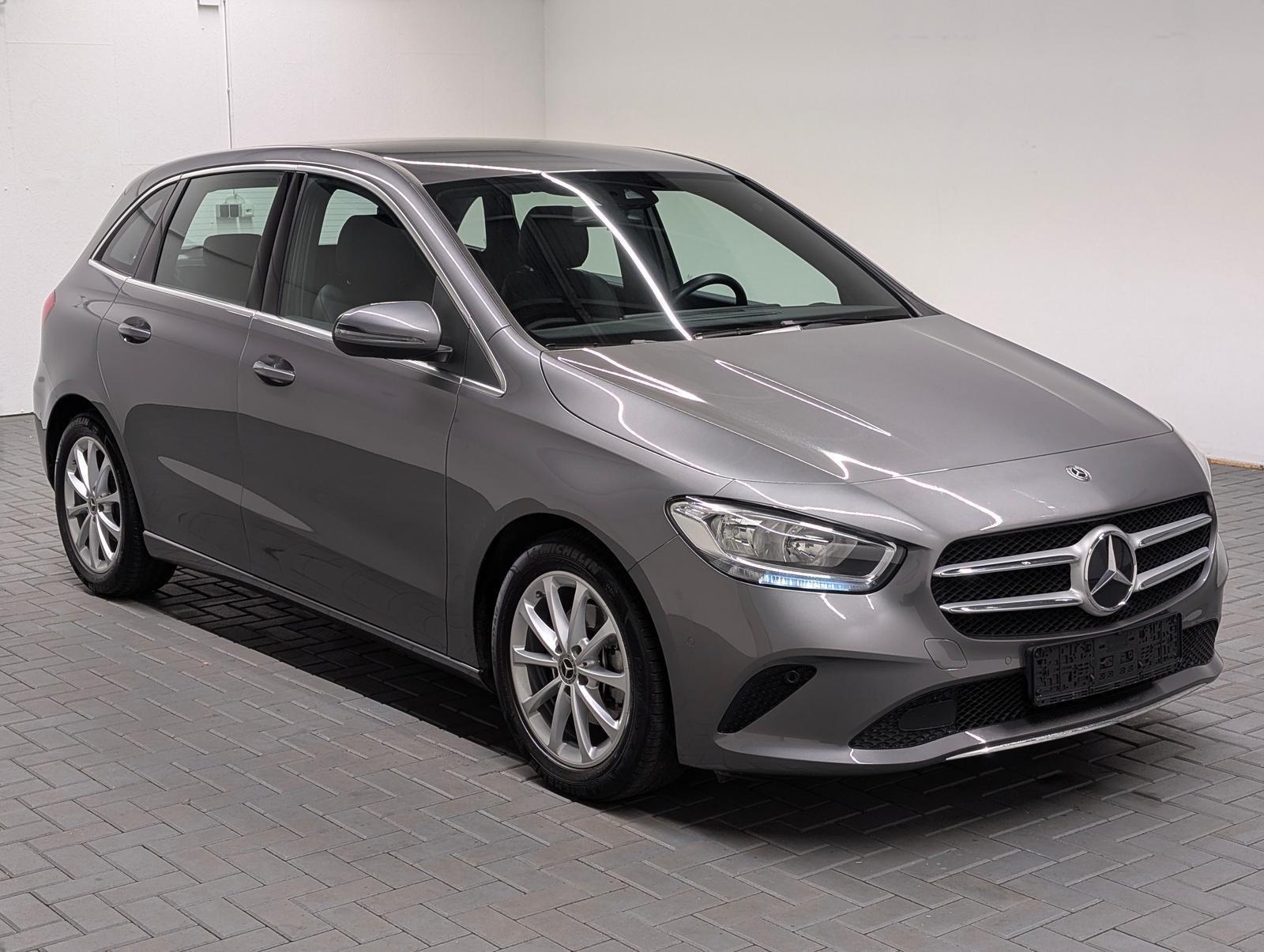 Mercedes-Benz B 180 AHK/Navi/SHZ/Tempomat/PDC/17-LM