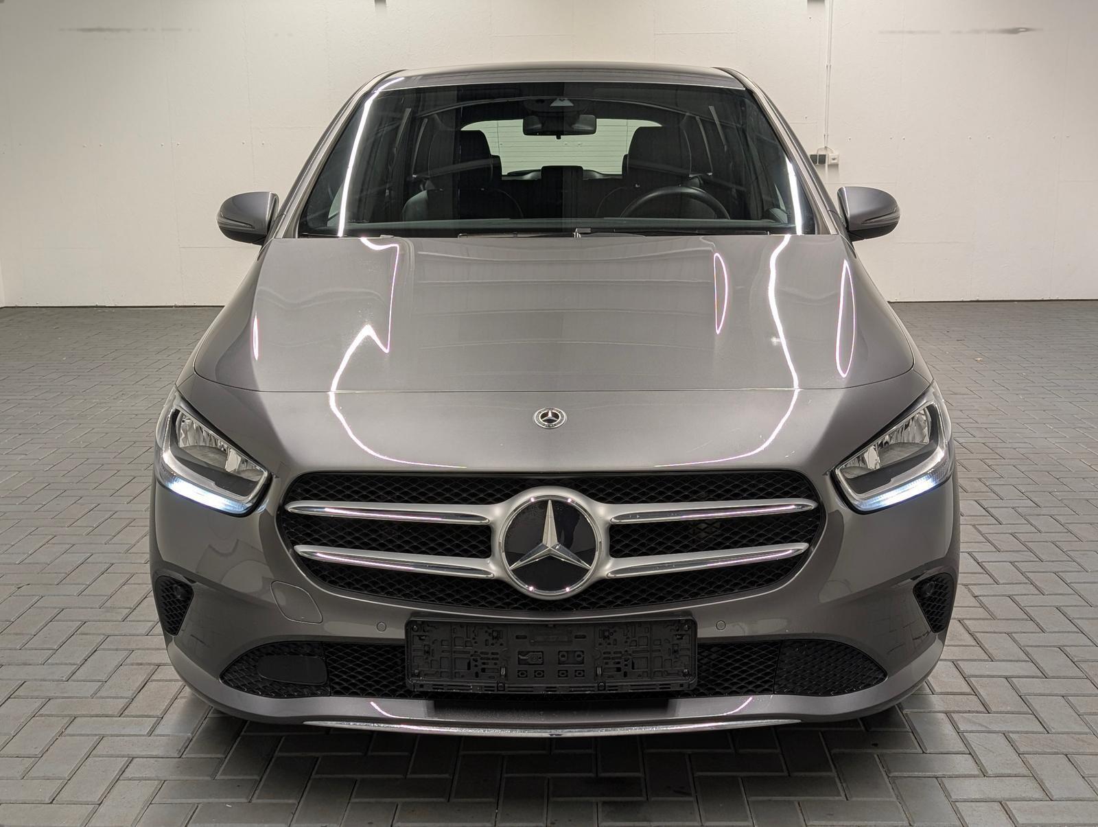 Mercedes-Benz B 180 AHK/Navi/SHZ/Tempomat/PDC/17-LM