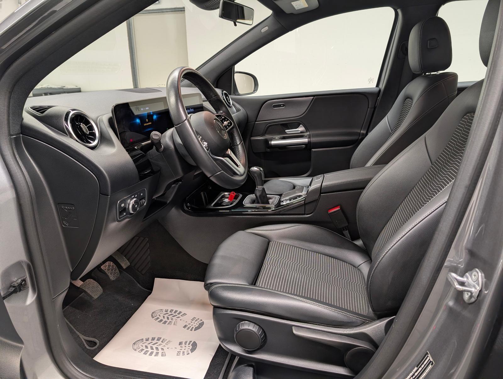 Mercedes-Benz B 180 AHK/Navi/SHZ/Tempomat/PDC/17-LM