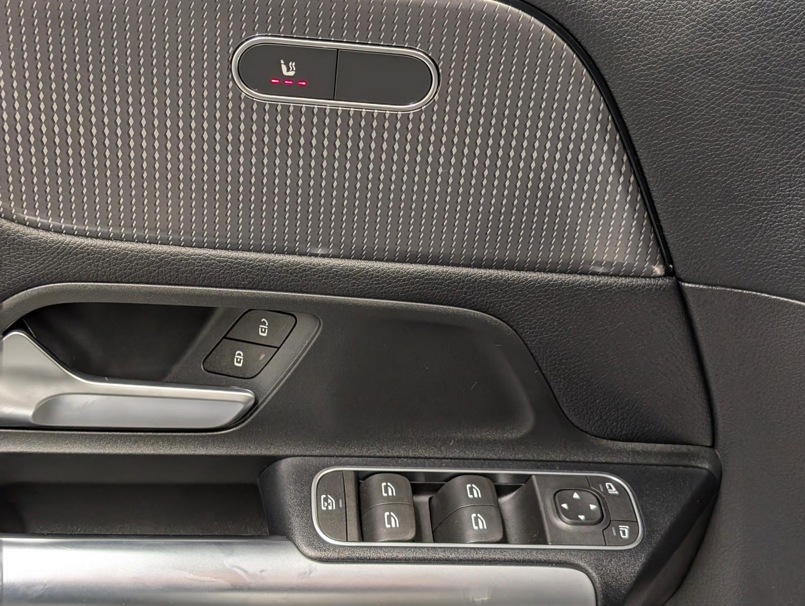 Mercedes-Benz B 180 AHK/Navi/SHZ/Tempomat/PDC/17-LM