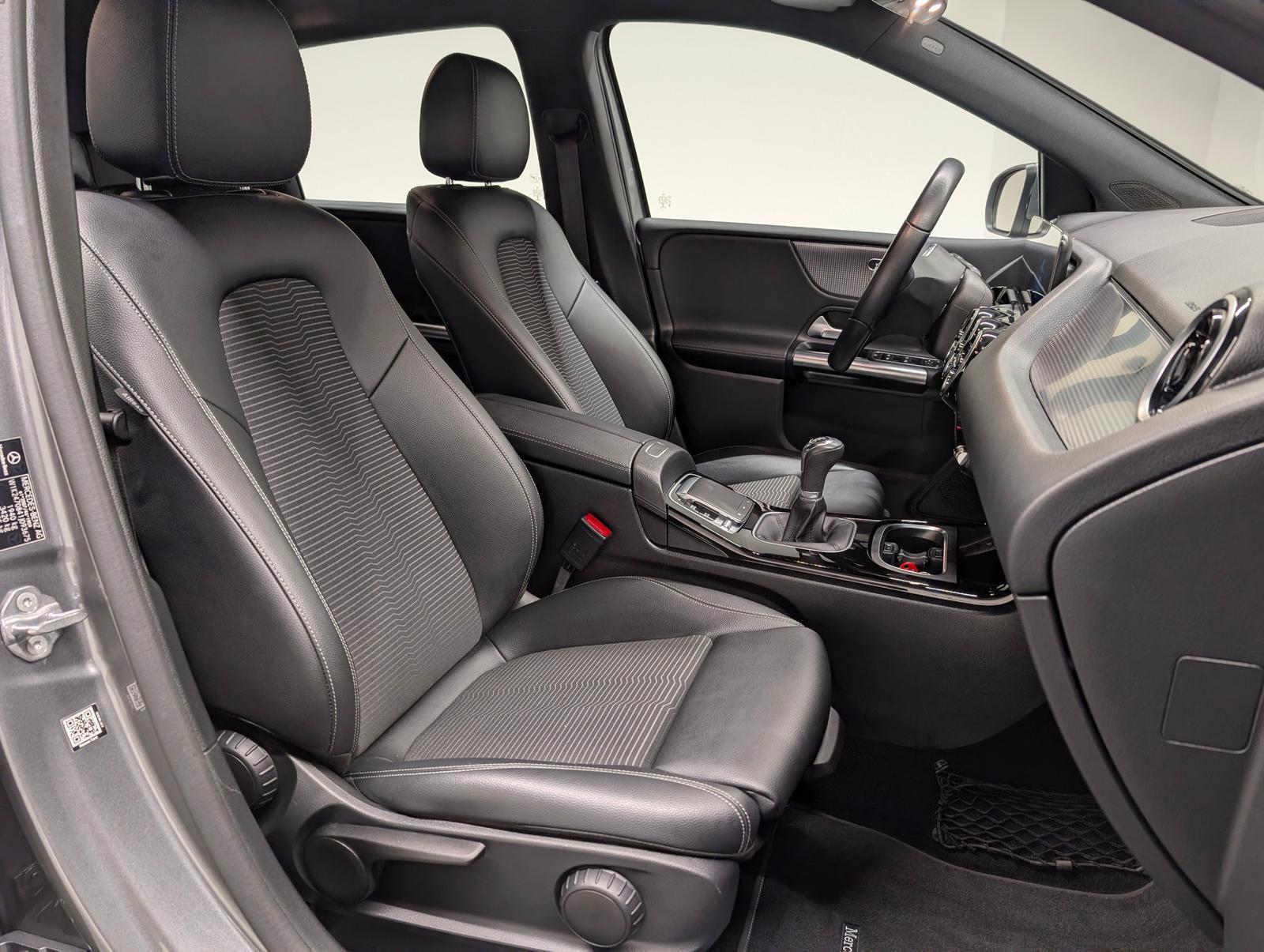 Mercedes-Benz B 180 AHK/Navi/SHZ/Tempomat/PDC/17-LM