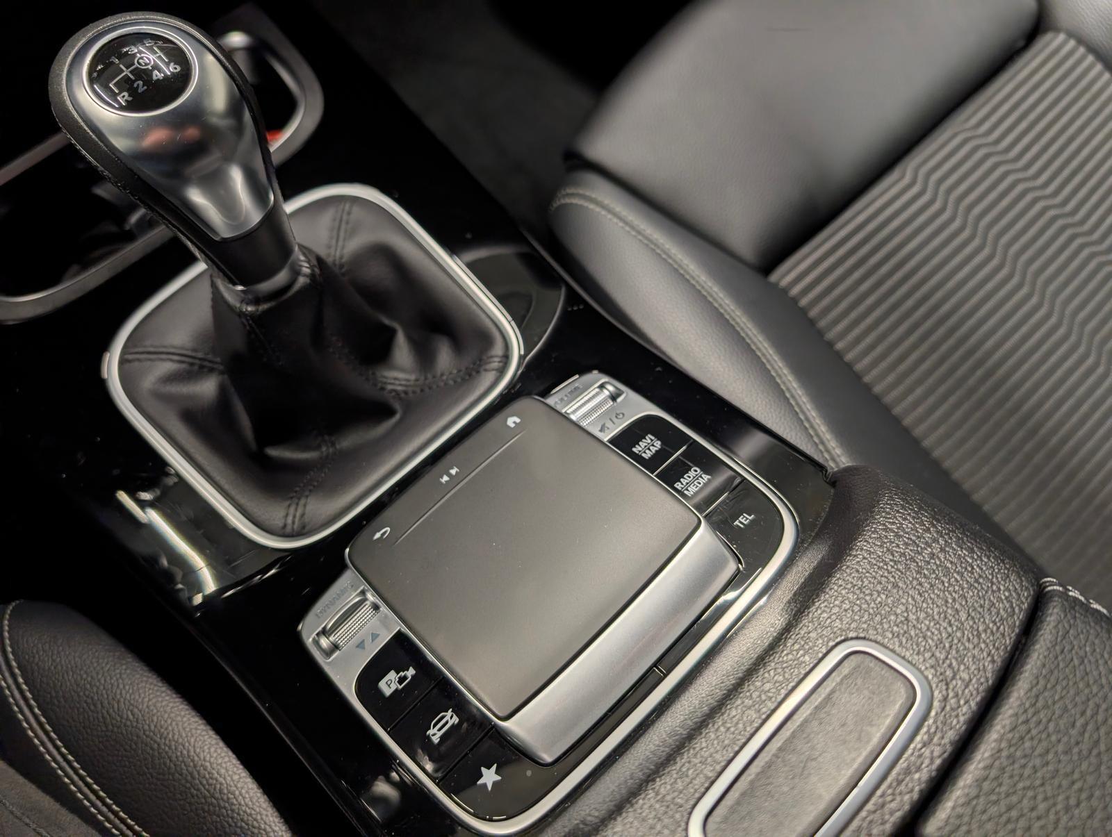 Mercedes-Benz B 180 AHK/Navi/SHZ/Tempomat/PDC/17-LM