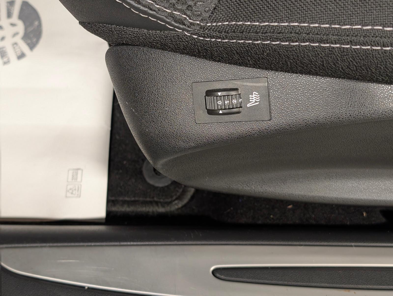 DS Automobiles DS3 SoChic Bi-Xenon/Navi/SHZ/Kam/Klimaaut./17-LM