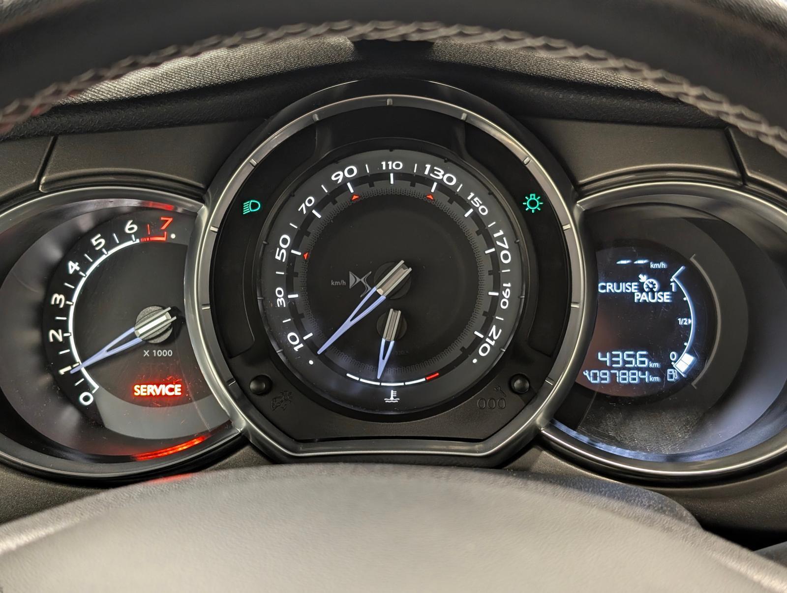 DS Automobiles DS3 SoChic Bi-Xenon/Navi/SHZ/Kam/Klimaaut./17-LM