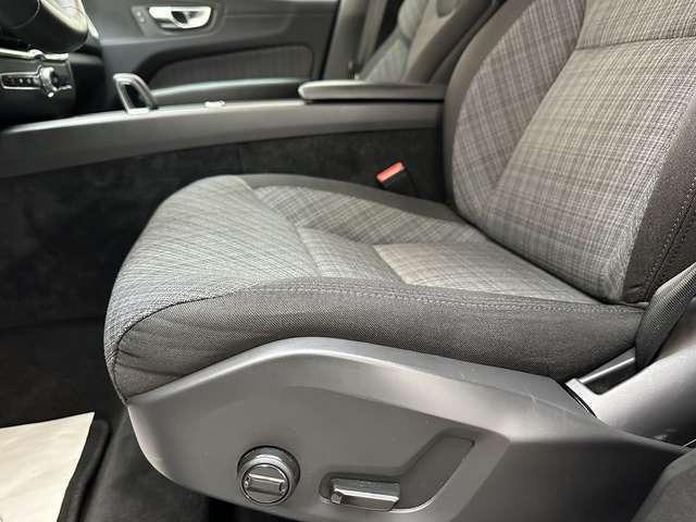 Volvo XC60 Momentum Pro 2WD 