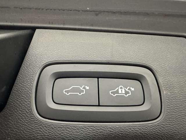 Volvo XC60 Momentum Pro 2WD 