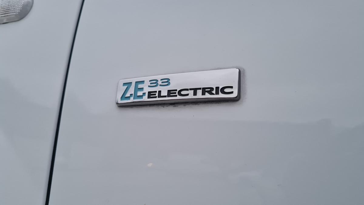 Renault Kangoo ZE 33 Express Kauf Akku Klima WP Navi PDC 