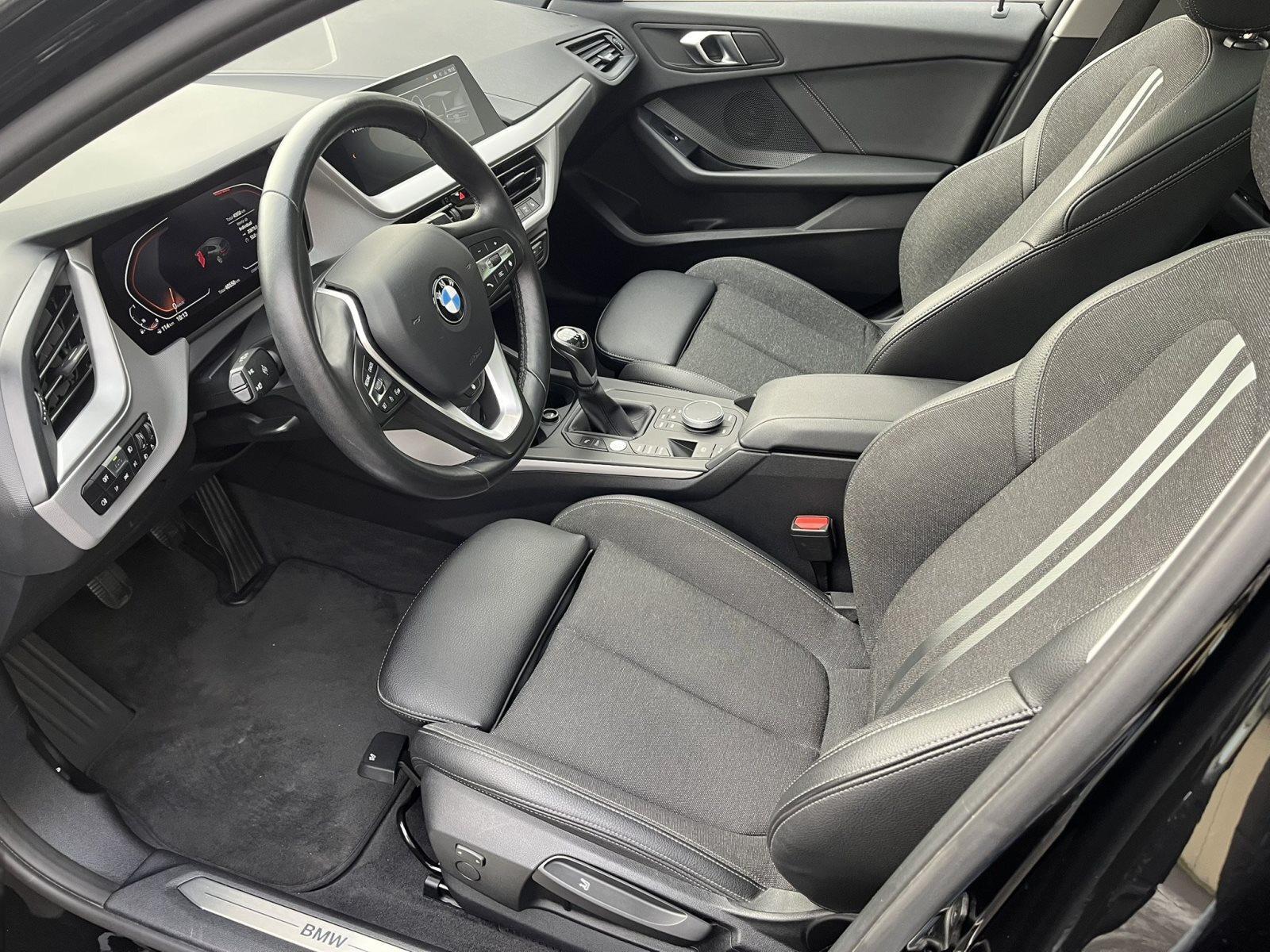 BMW 118 ADVANTAGE LC PROF PANO LED SPORTSITZE GRA PDC DAB WLAN