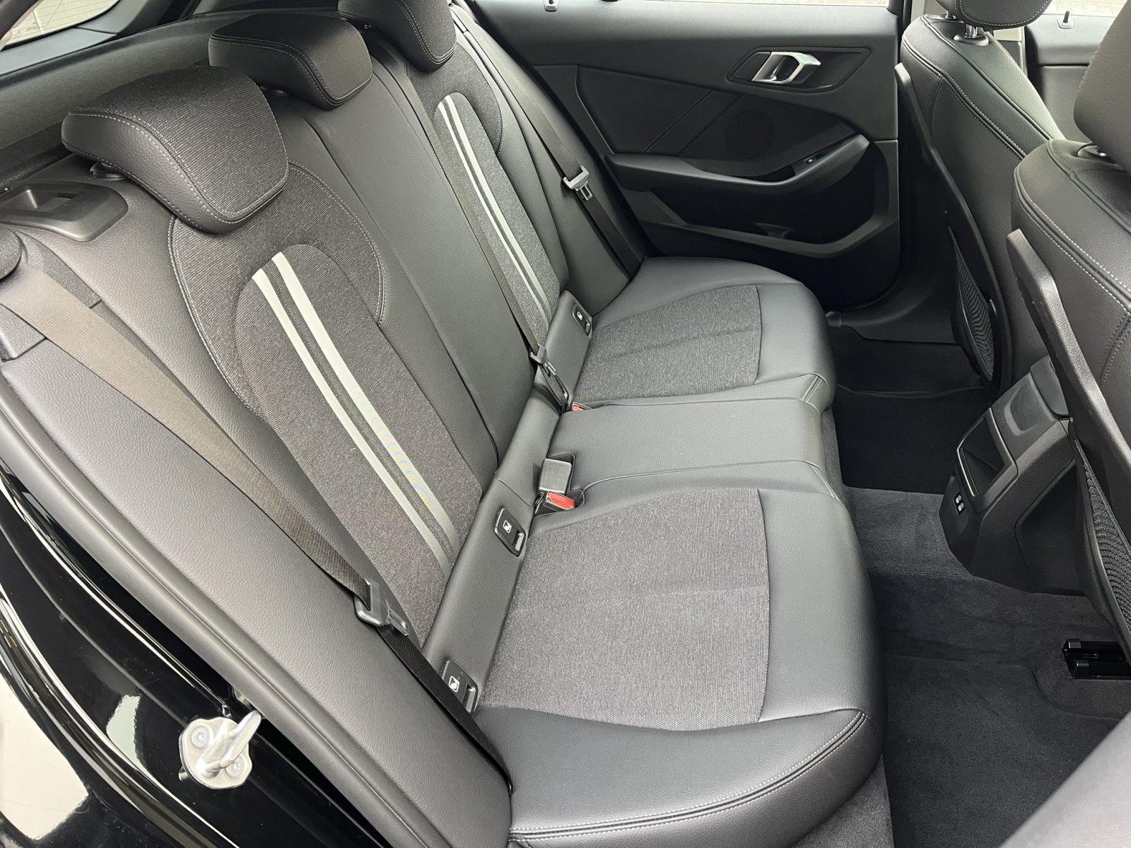 BMW 118 ADVANTAGE LC PROF PANO LED SPORTSITZE GRA PDC DAB WLAN