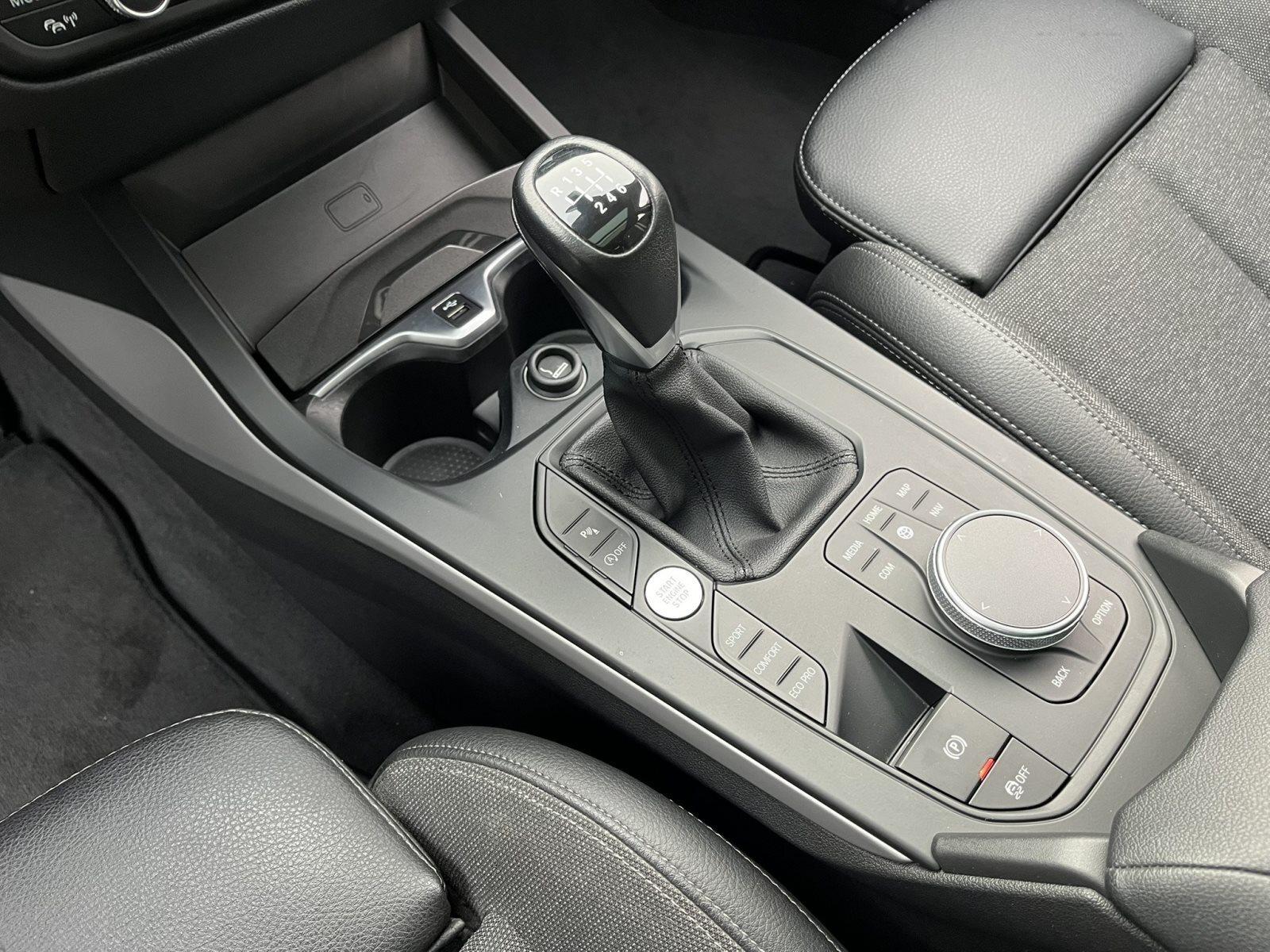 BMW 118 ADVANTAGE LC PROF PANO LED SPORTSITZE GRA PDC DAB WLAN