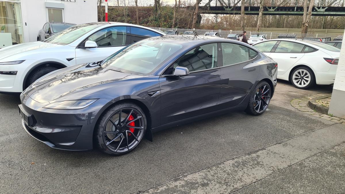 Tesla Model 3 Performance 2025 Highland EAP  5J 100Tkm Garantie