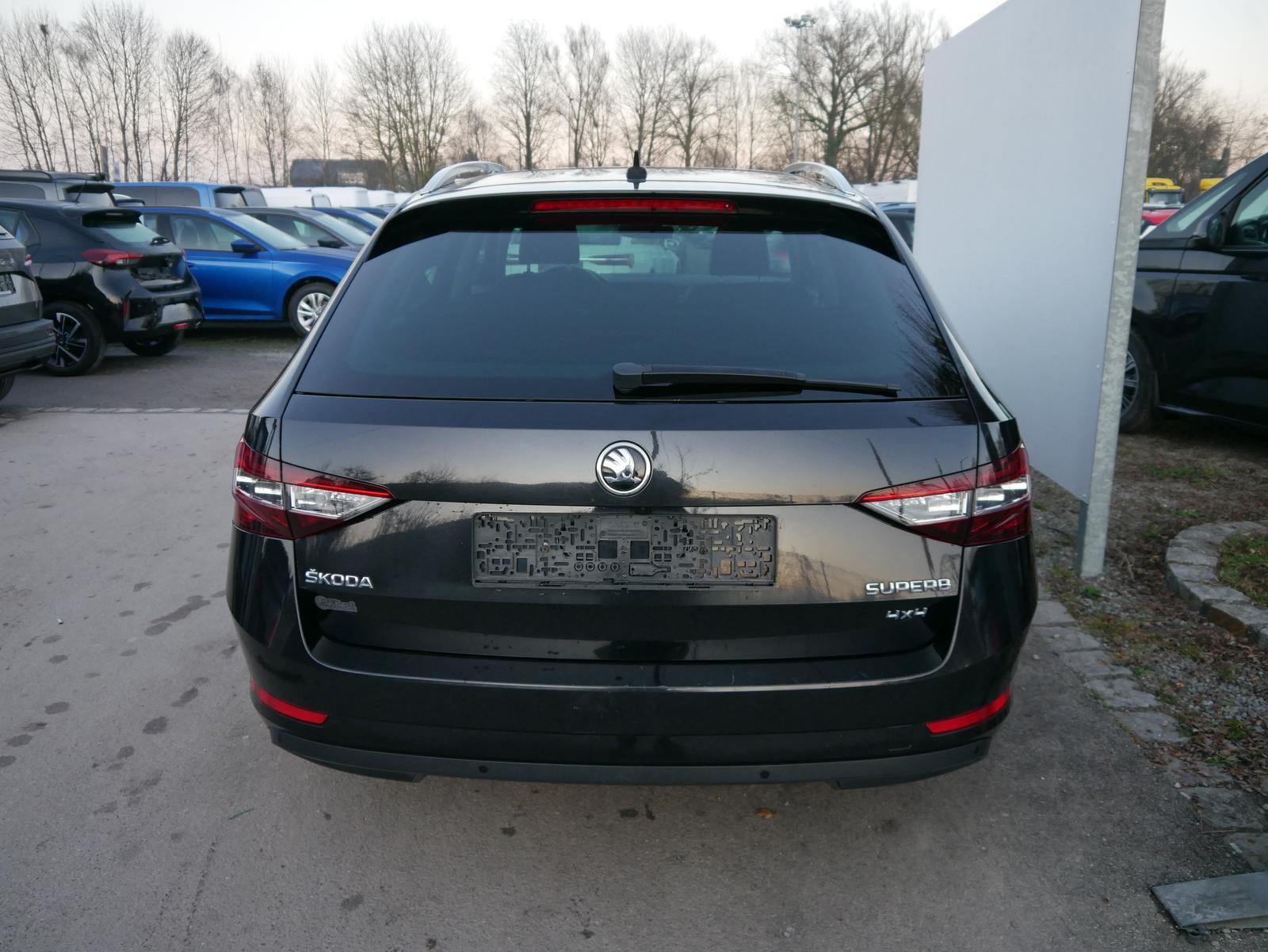 Skoda Superb Combi 2.0 TDI DSG 4x4 Style*ACC*PDC-HI*KAMERA*LED*AHK*TEMPOMAT*EL-PONORAM