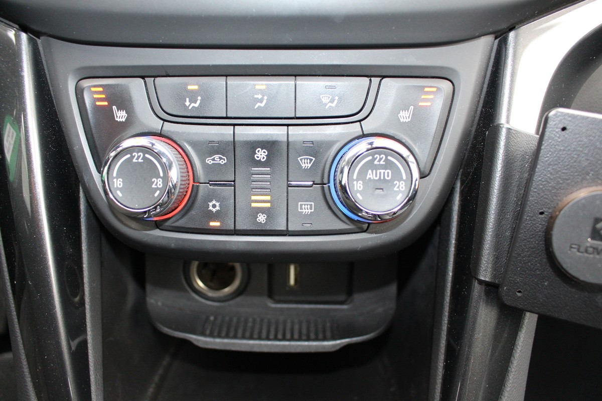 Opel Zafira Tourer 2.0 CDTI *LED*Leder*7Sitze*SHZ*Standheizung