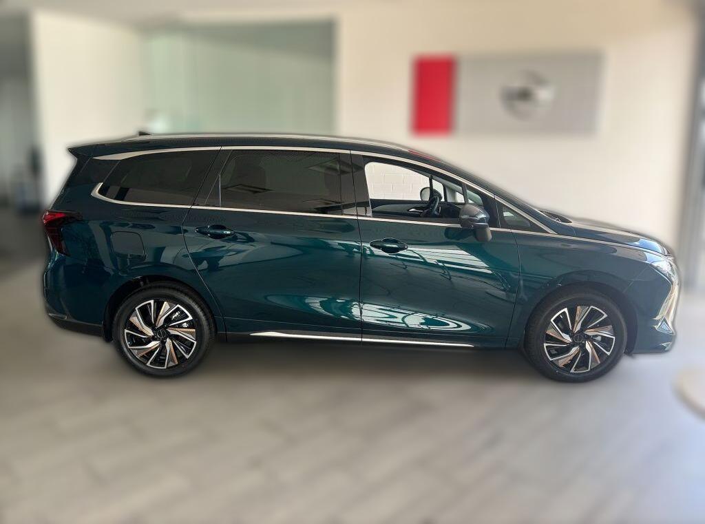 DFSK Forthing 5 DFM Forthing 4