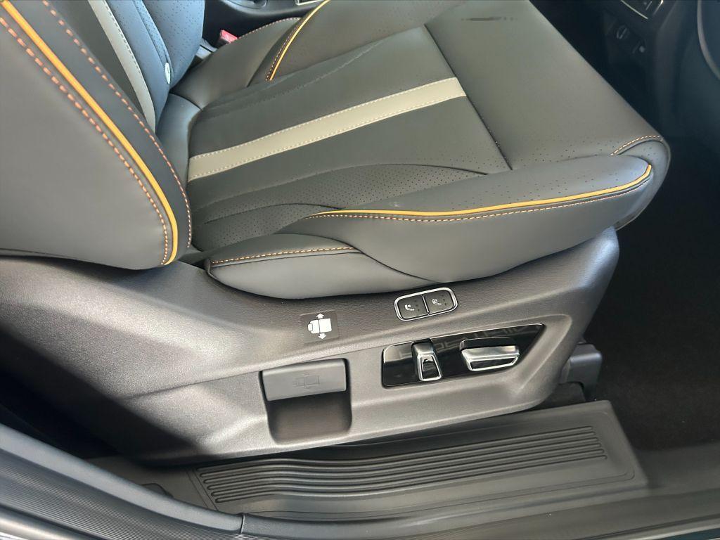 DFSK Forthing 5 DFM Forthing 4