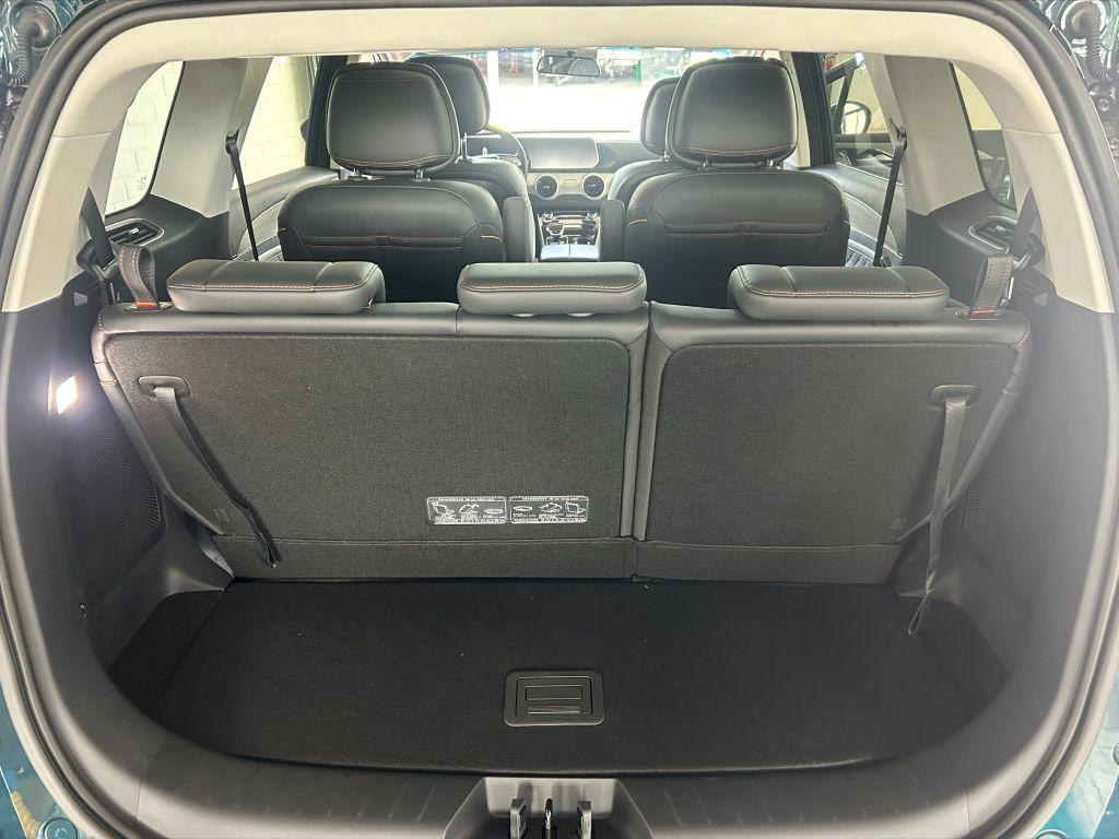 DFSK Forthing 5 DFM Forthing 4