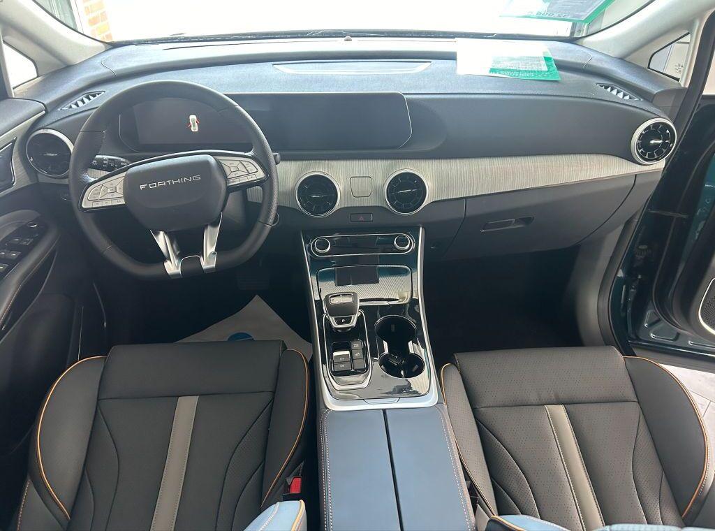 DFSK Forthing 5 DFM Forthing 4