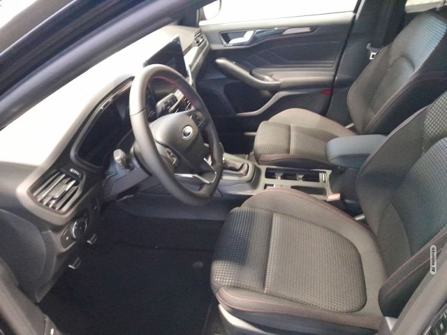 Ford Focus Turnier ST-Line X Navi digitales Cockpit B & O LED